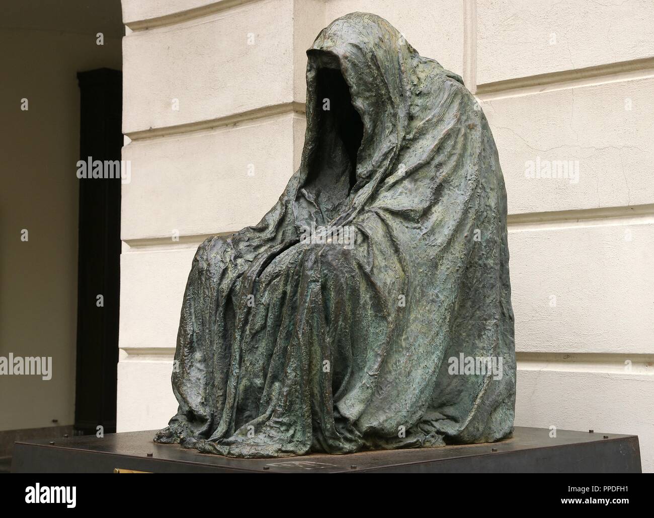 Opera Cloak High Resolution Stock Photography And Images Alamy