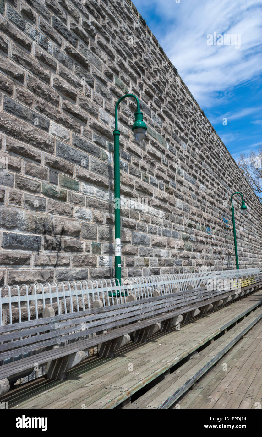 Rest area with benches on the Promenade des Gouverneurs, along the fortified walls of the Citadelle of Quebec, overlooking the Saint Lawrence River. Stock Photo