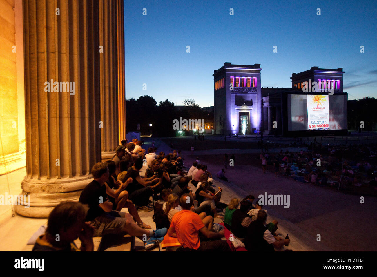 Open air kino hires stock photography and images Alamy