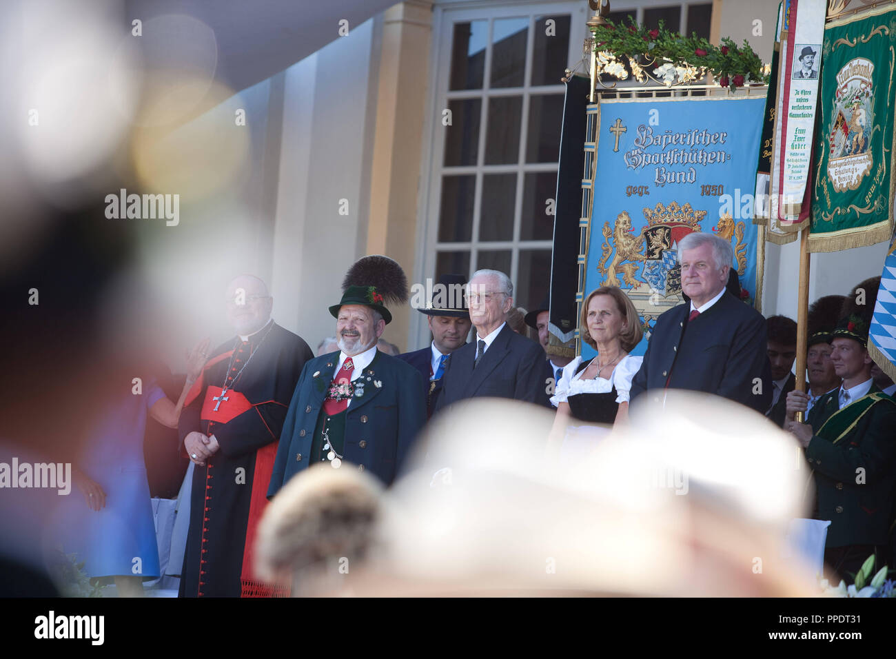 Minister-President Horst Seehofer (right) and his wife Karin with the jubilarian Franz Duke of Bavaria (3rd from right) at the reception of His Royal Highness on the occasion of his 80th birthday in Schleissheim Palace. Stock Photo