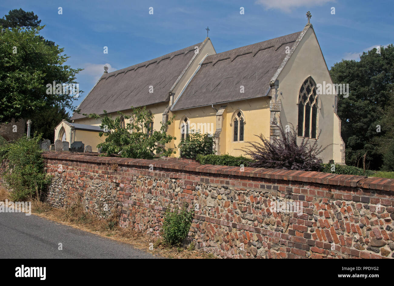 Bramfield Village Saint Andrew Thatch Church Suffolk Stock Photo Alamy
