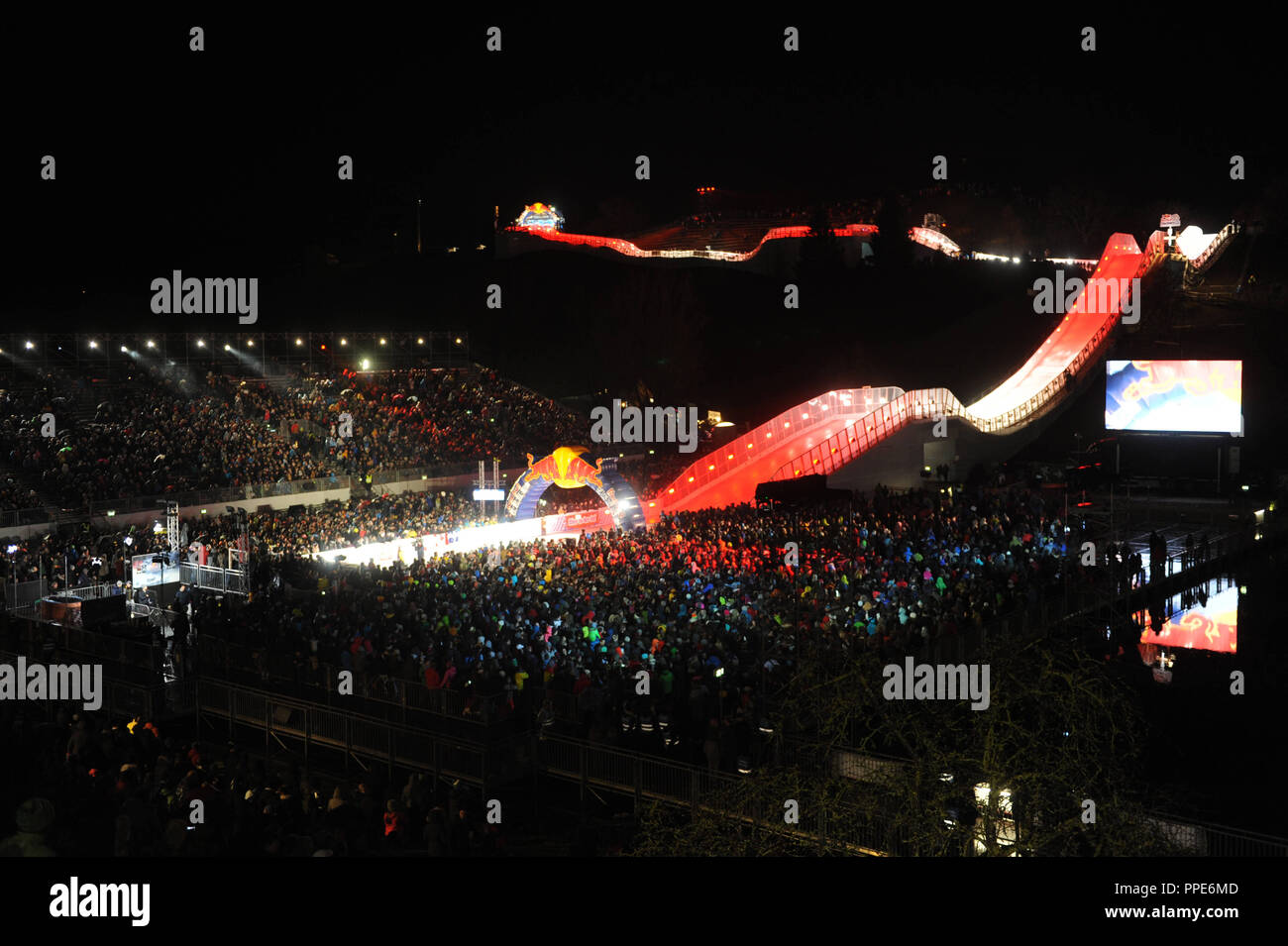 Red Bull Crashed Ice Contest in the Munich Olympiapark: the picture ...