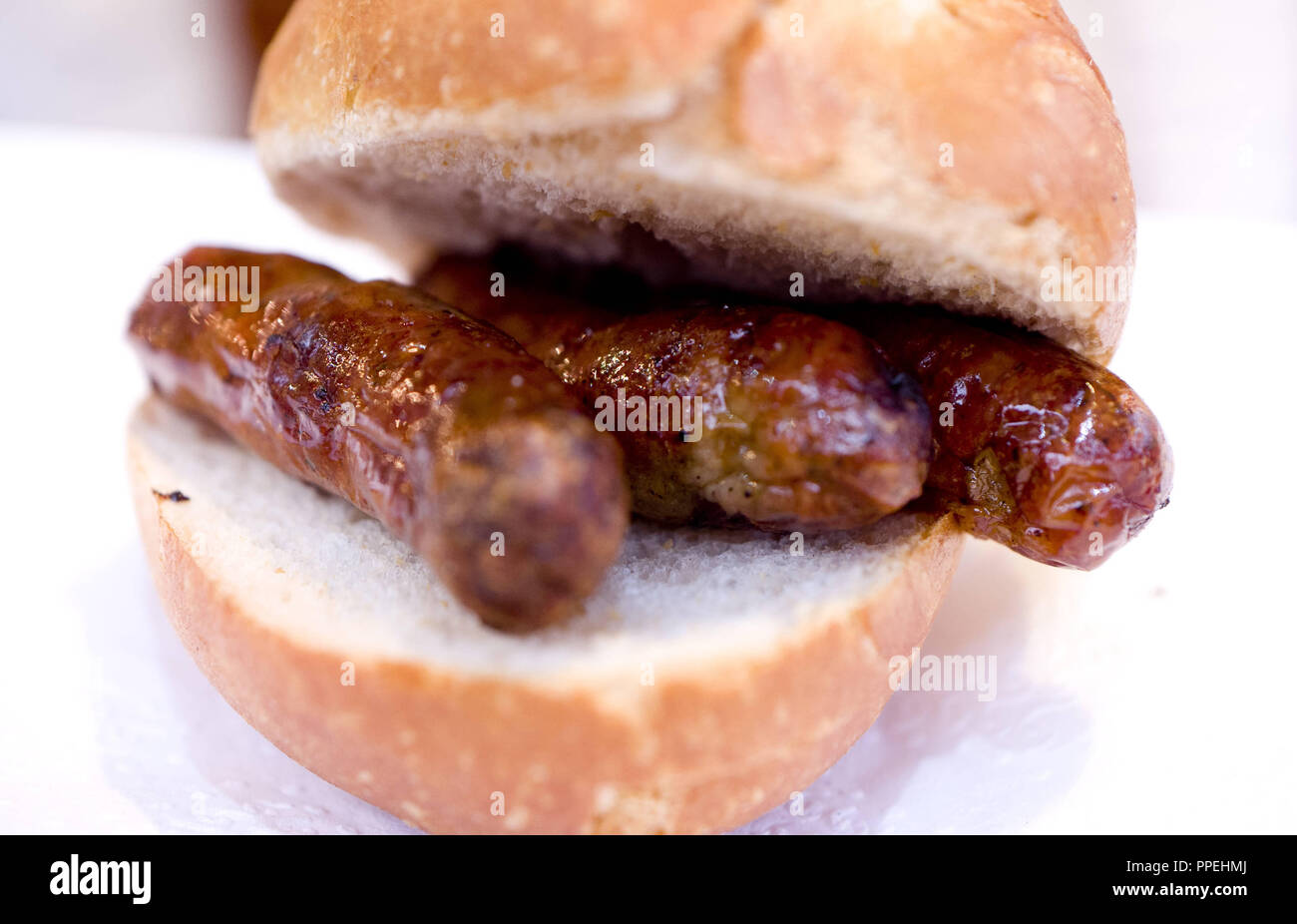 Traditional Nuernberger Rostbratwurst grilled Sausage Drei Im Weckla Traditional Nuernberger Rostbratwurst grilled Sausage Drei Im Weckla
