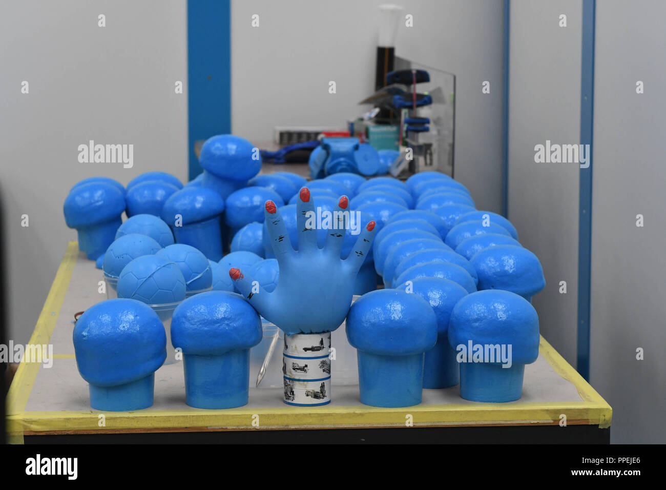 Production of polyurethane (soft foam) balls with injection molding