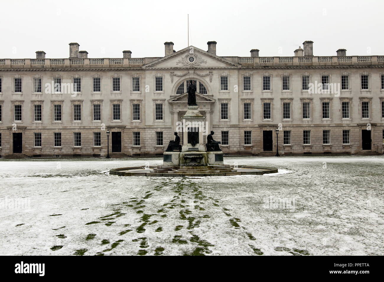 University of Cambridge colleges in winter snow Stock Photo