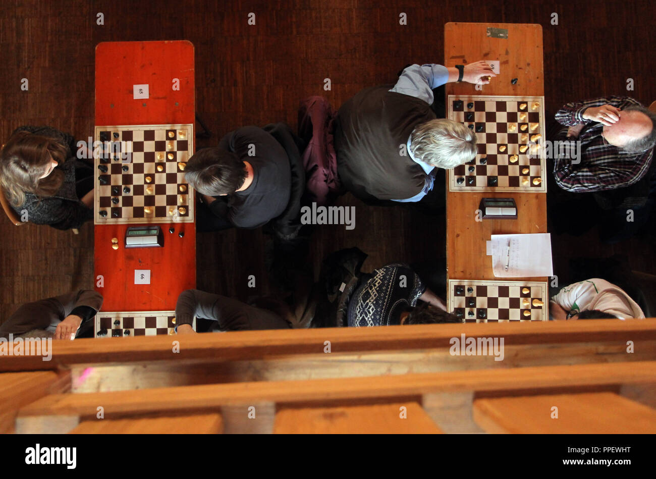 Rapid chess hi-res stock photography and images - Page 3 - Alamy