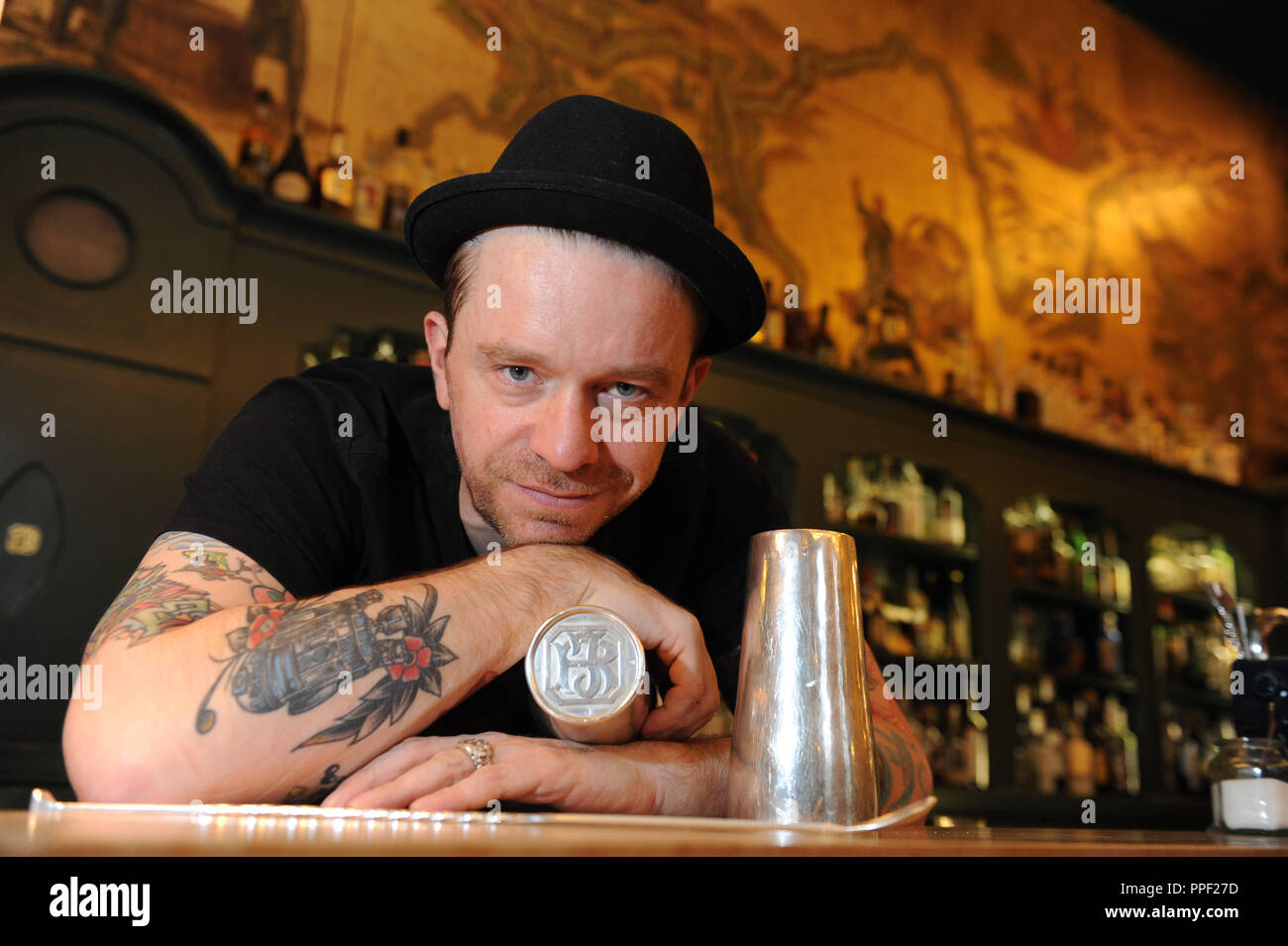 Celebrity bartender hires stock photography and images Alamy