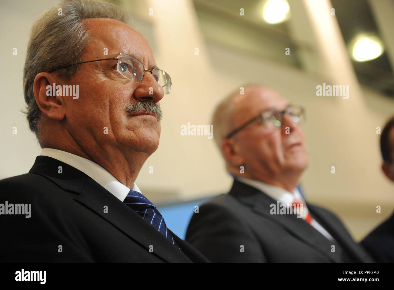 Munich's Lord Mayor Christian Ude (left) and DOSB General Director Michael Vesper in the Kreisverwaltungsreferat (District Administration Council) after the disappointing outcome of the citizens' vote on the Munich bid for the Winter Olympic Games in 2022. Stock Photo