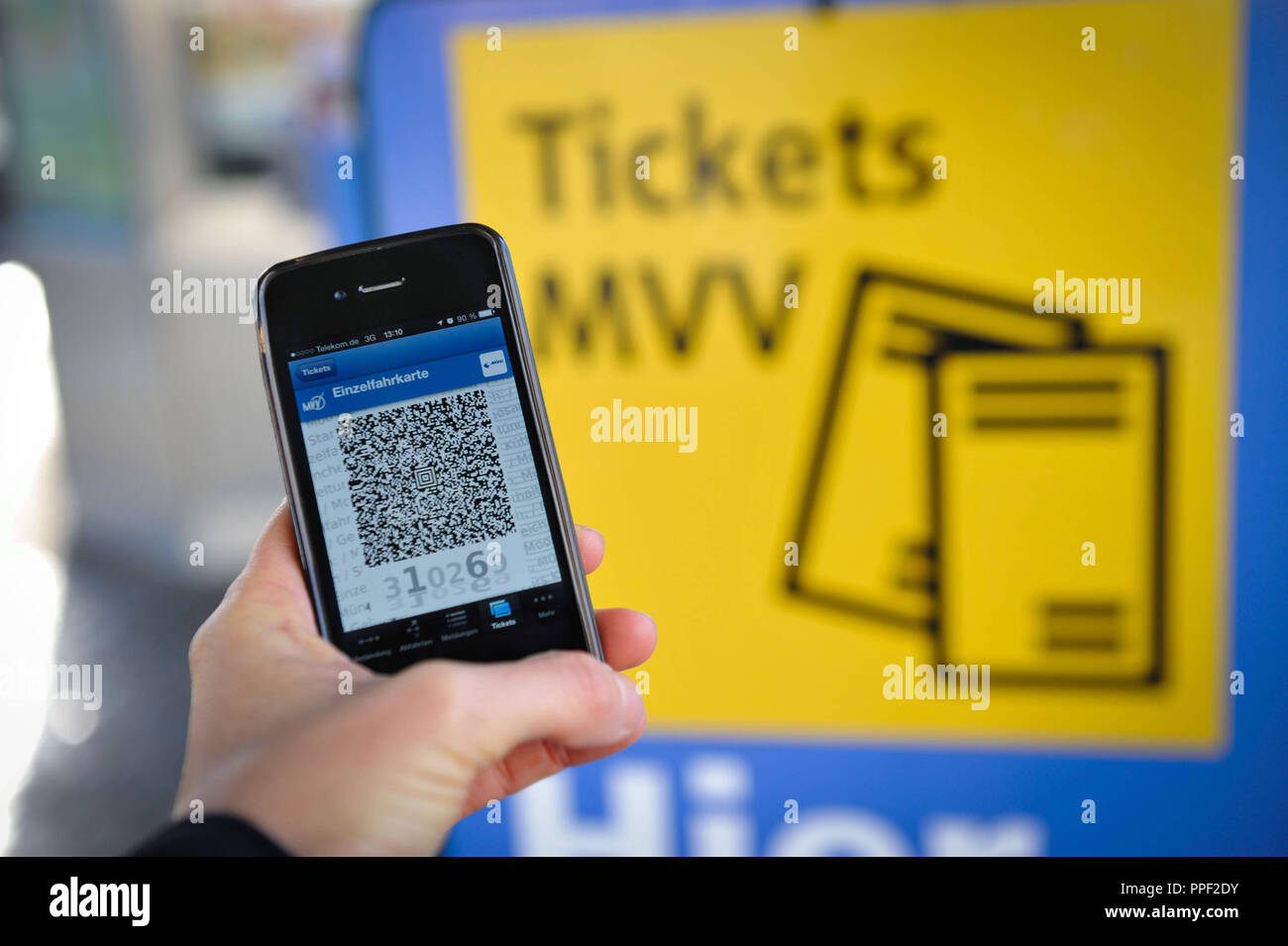 As of Sunday, 15 December, the Muenchner Verkehrsgesellschaft (MVG) also offers electronic tickets. The HandyTicket and the PrintTicket from the PC are valid throughout the Munich transport network, including U-Bahn, S-Bahn, bus and tram, as well as regional bus and train services in the MVV tariff area. Stock Photo