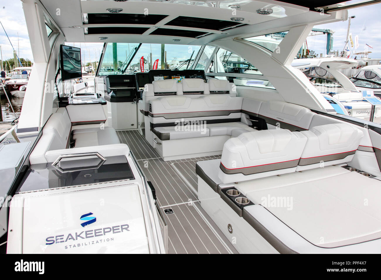 NORWALK, CT, USASEPTEMBER 22, 2018 Formula 430 SSC shown at