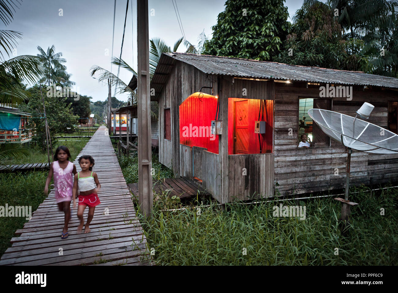 Everyday life in the remote settlement Vila Progresso on the shore of a tributary of the Amazon in Brazil. Stock Photo