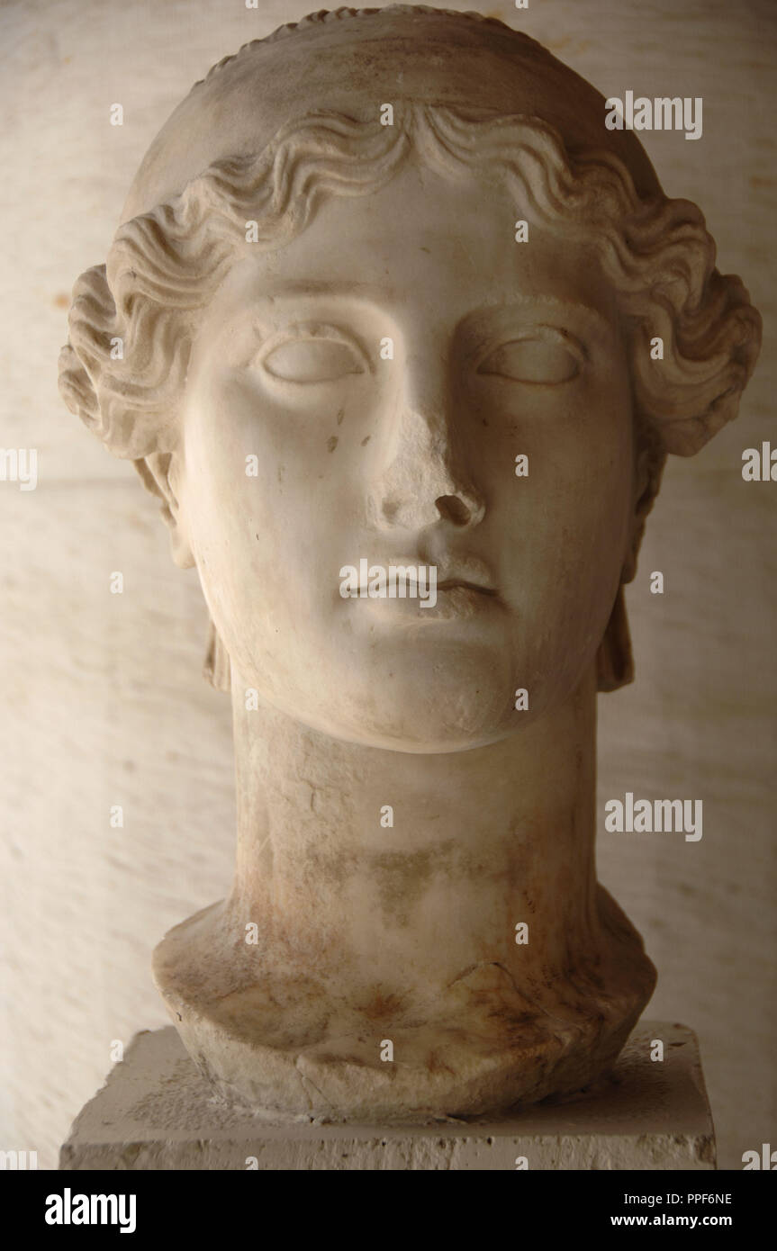GREEK ART.GREECE. HEAD OF NIKE (II century A.D.). A copy of the Paionios'  original dated in V century B.D. Agora Museum. Athens Stock Photo - Alamy