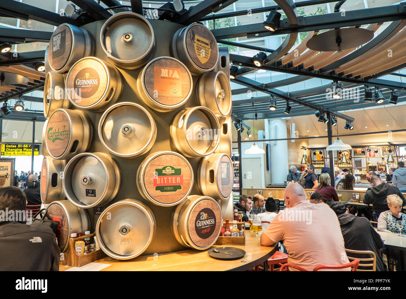 Airport pub manchester airport hi-res stock photography and images - Alamy