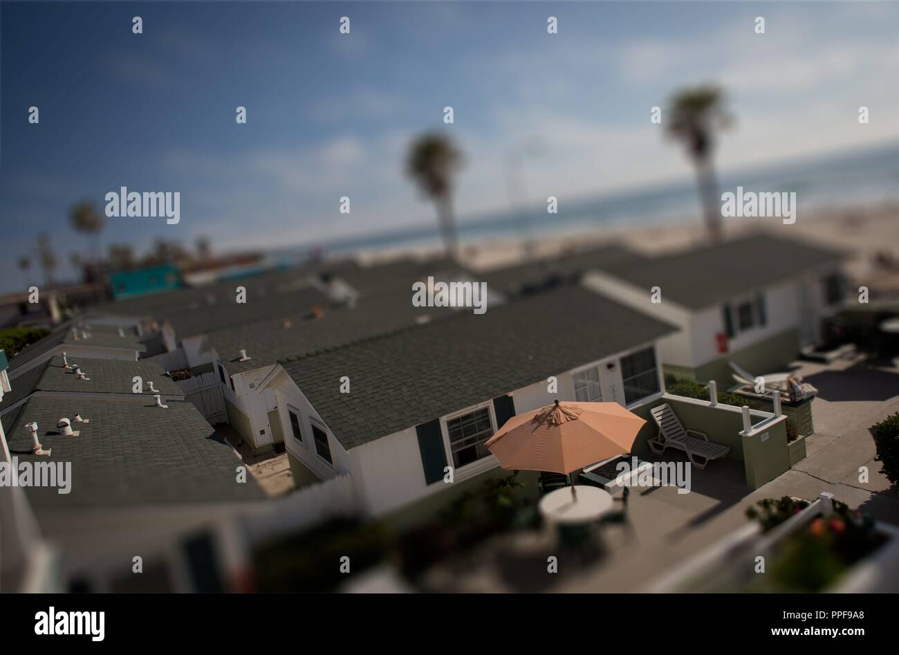 Family owned accommodation called 'The Beach Cottages' in Pacific Beach right at the Ocean with motel rooms, apartments and cottages (Illustration), in April 2018. | usage worldwide Stock Photo