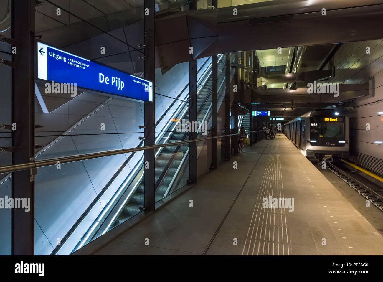amsterdam-metro-52-noord-zuidlijn-station-de-pijp-stock-photo-alamy
