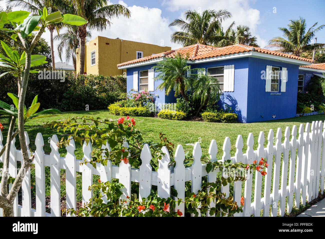 West Palm Beach Florida,Old Northwood Historic District,houses homes residences,white picket fence,FL180212121 Stock Photo