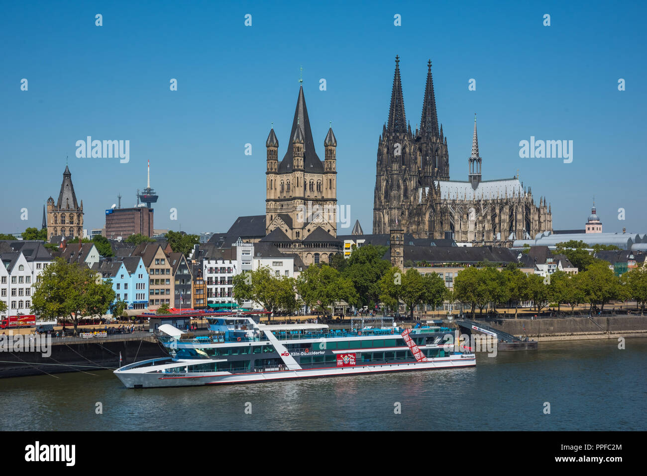 Köln, Dom und Kirche Groß St Martin - Cologne, Dome and Gross St Martin