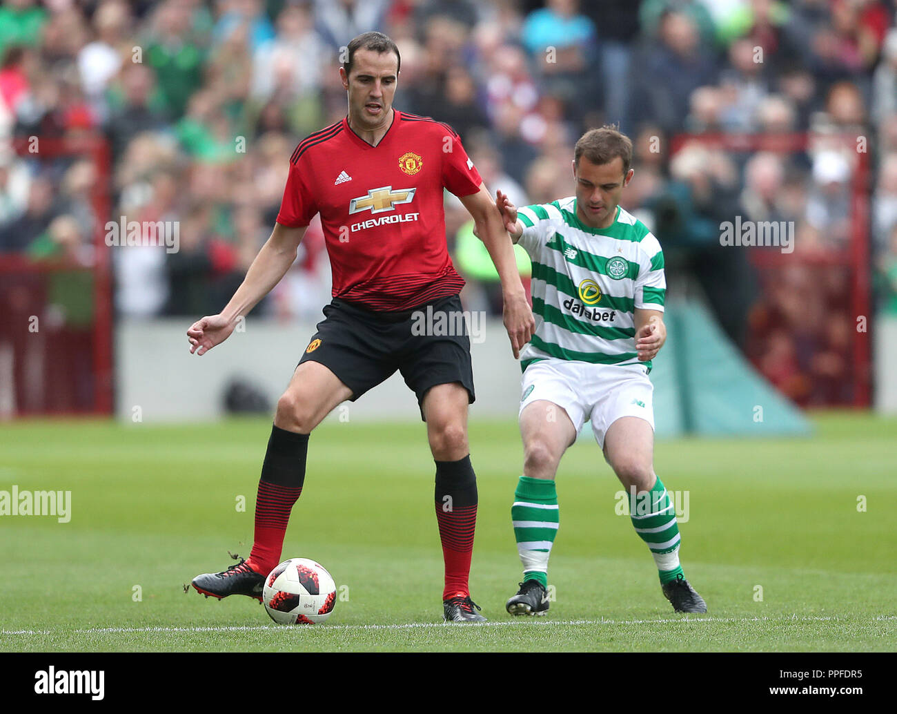 Manchester United Legends John Oshea Left And Celtic And Republic Of Ireland Legends Shaun 5311