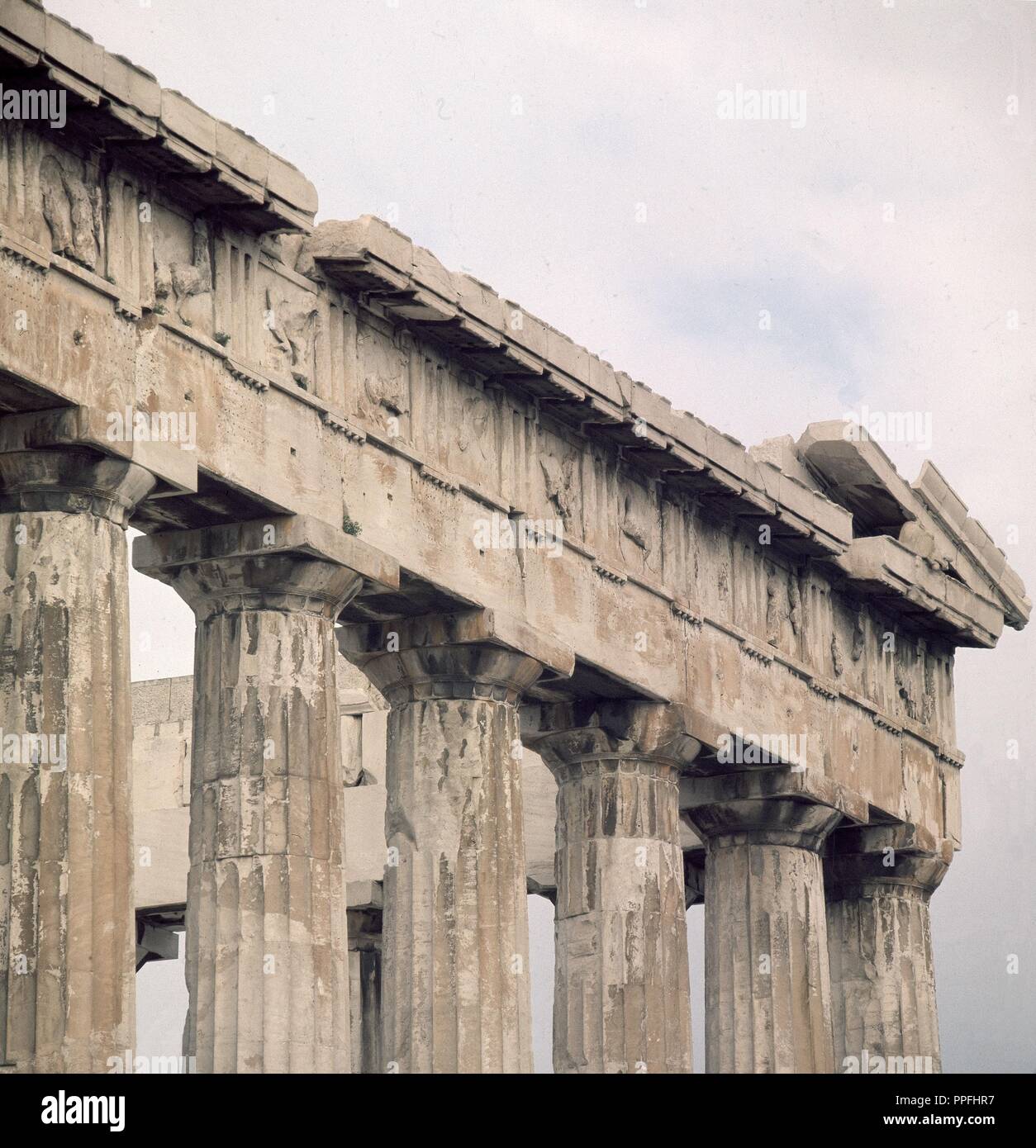 DETALLE DEL ENTABLAMENTO DEL PARTENON - TEMPLO DORICO CONSTRUIDO EN LA ...