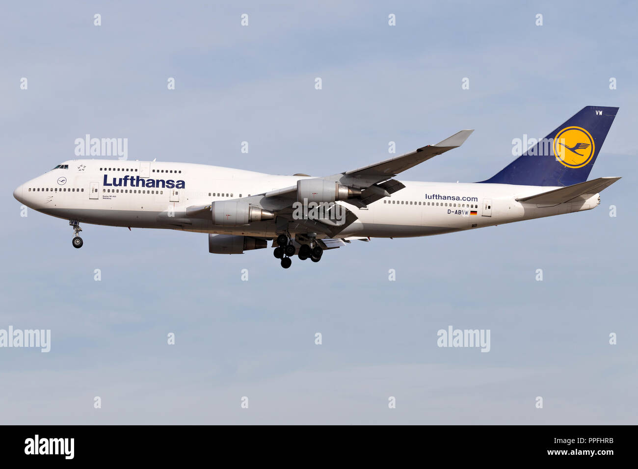 German Lufthansa Boeing 747 400 Old Livery With Registration D Abvw On Short Final For Runway 25l Of Frankfurt Airport Stock Photo Alamy
