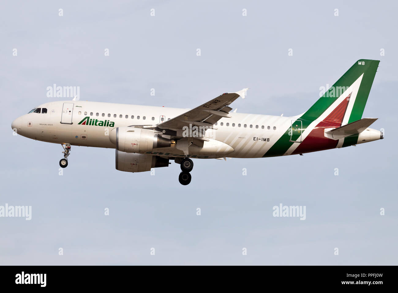 Alitalia airline hi-res stock photography and images - Alamy