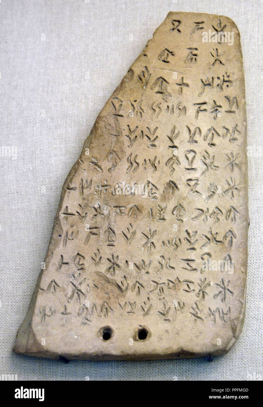 Tablet Of Terracotta With Inscription In Cypriot Syllabic Script Possibily A Religious Text Or A Commercial Or Administrative Document 410 375 From Akanthou British Museum London England United Kingdom Stock Photo Alamy