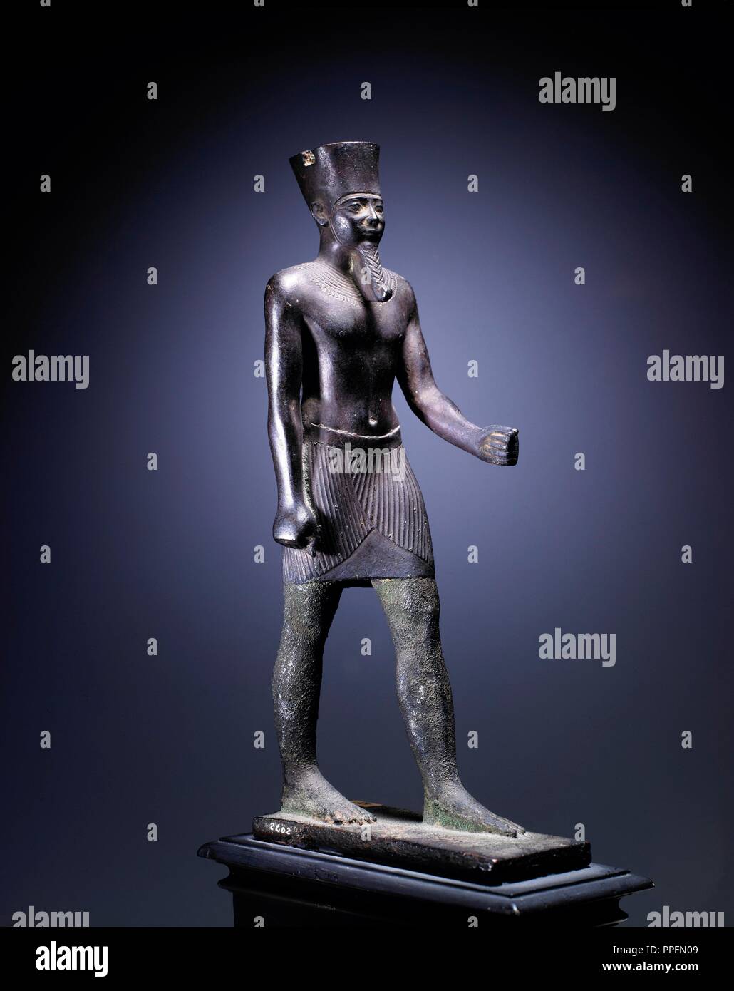 Representación del dios Amón. Bronce. 664-342 a.c. Altura: 22,7 cm ...