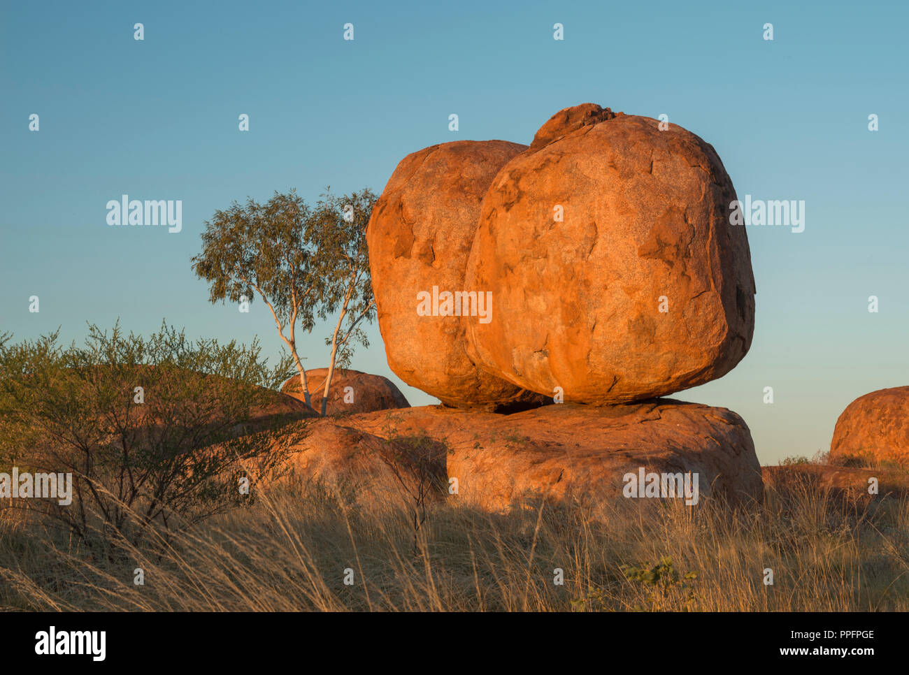 Wind erosion rock balancing hi-res stock photography and images - Alamy