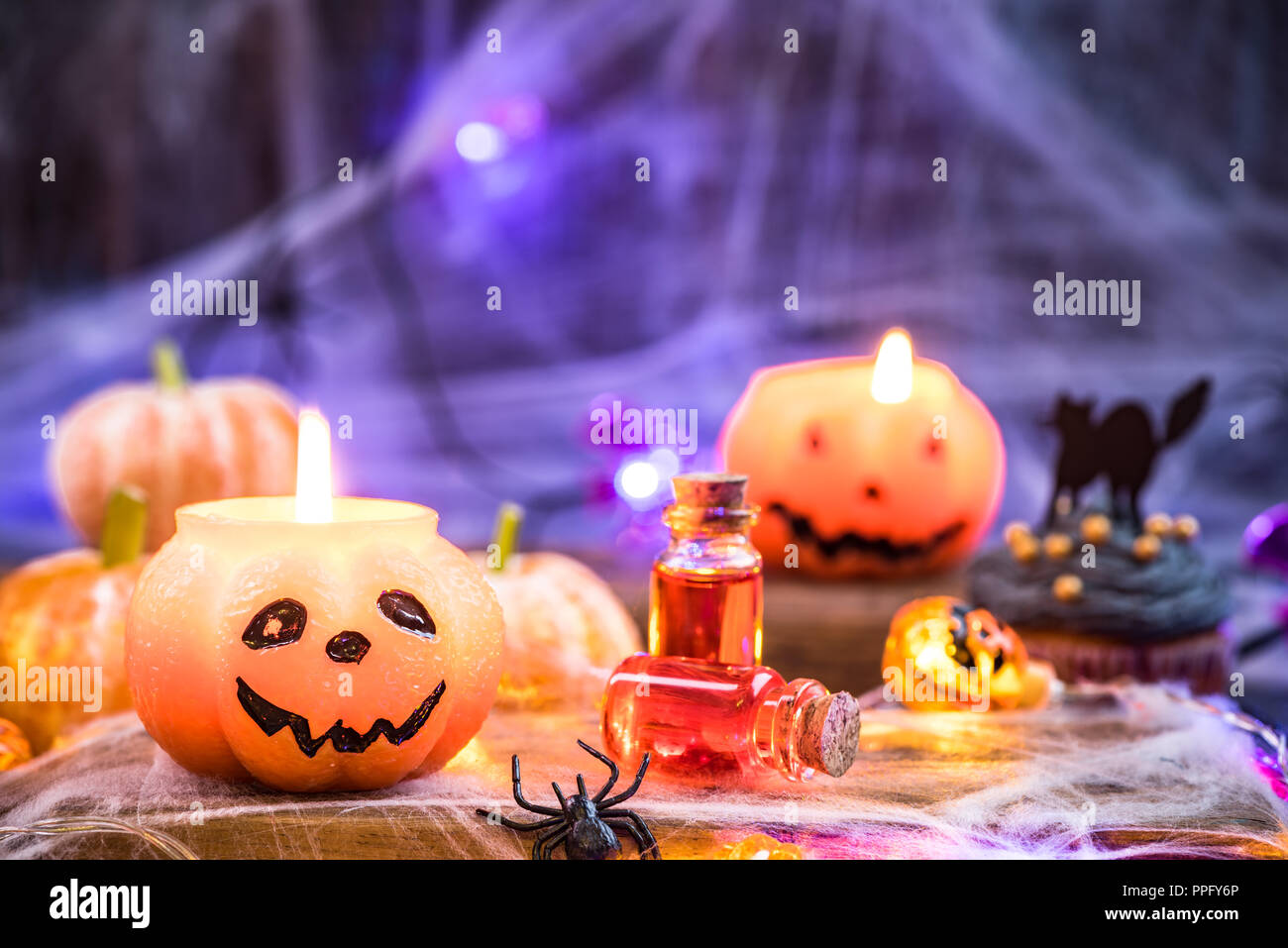 Halloween table decorations, festive food Stock Photo - Alamy