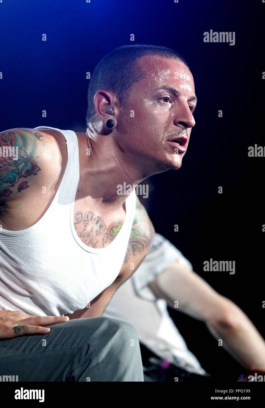 Chester Bennington Linkin Park High Resolution Stock Photography And Images Alamy Chester Bennington Linkin Park High Resolution Stock Photography And Images Alamy
