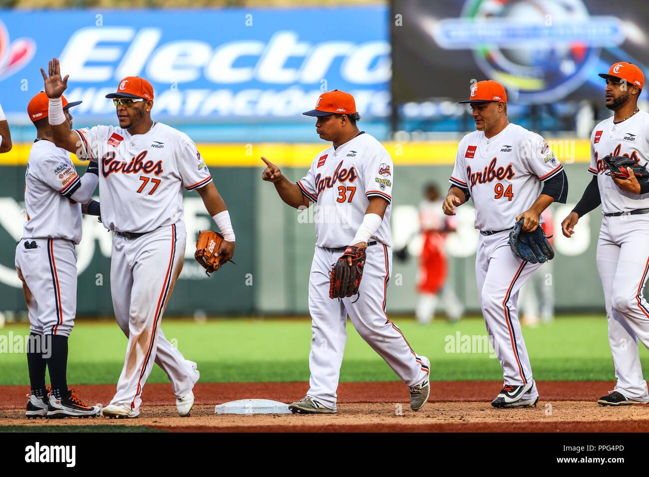 Venezuela celebra la victoria. Rene Reyes (77) , Willians Astudillo (37 ...