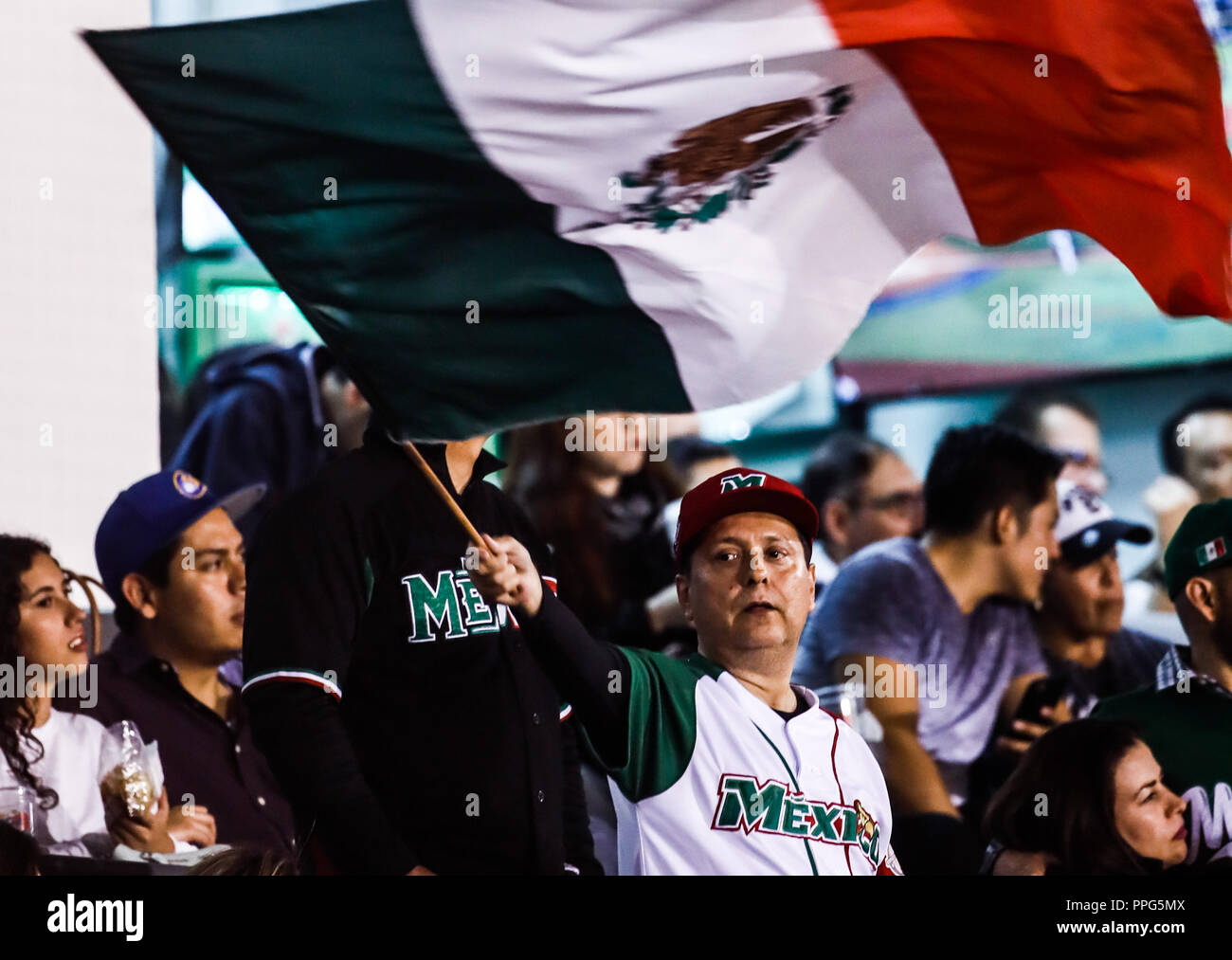 Bandera de Mexico.   Acciones, durante el partido de beisbol de la Serie del Caribe con el encuentro entre Tomateros de Culiacan de Mexico contra los  Stock Photo