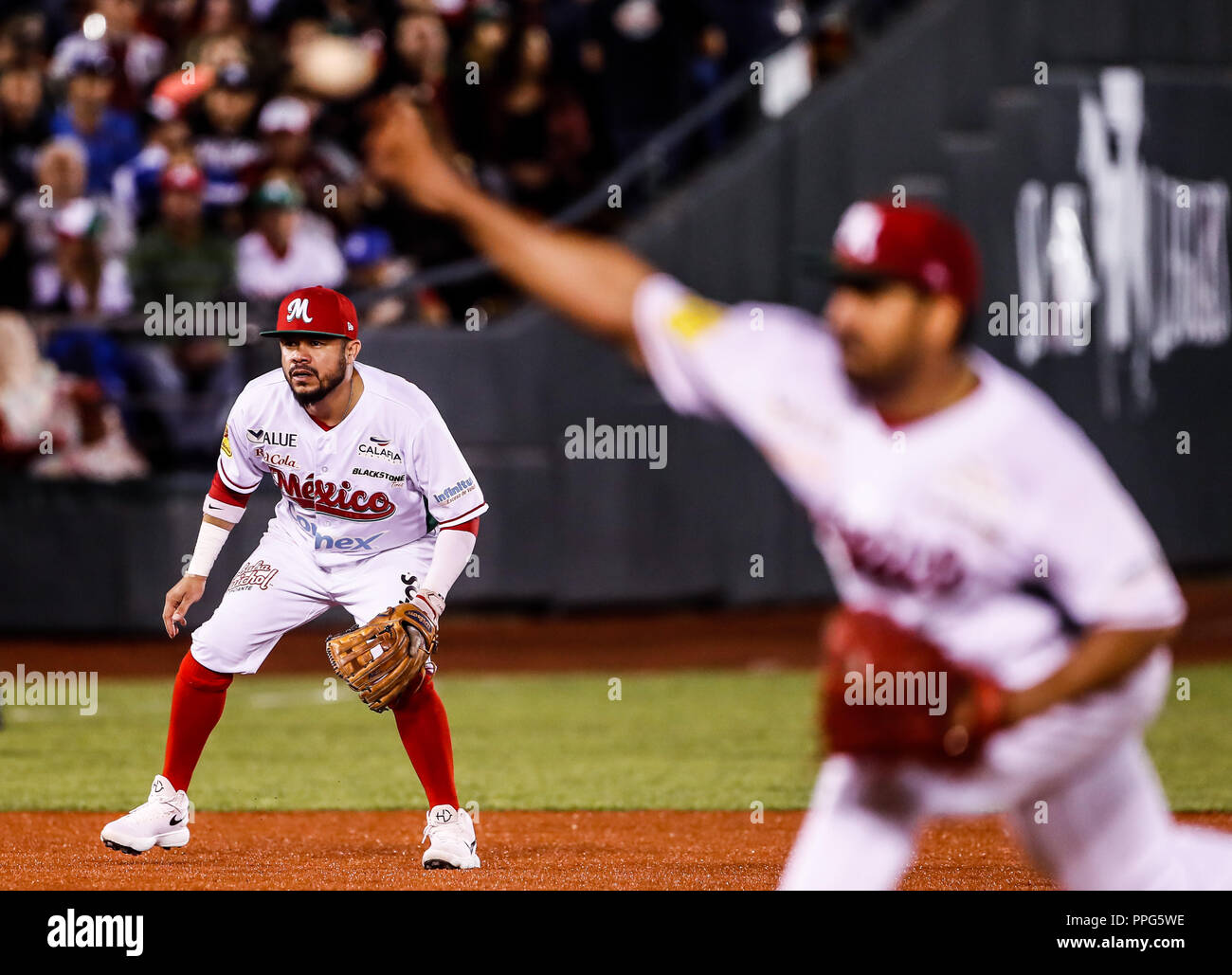 Alfredo Amezaga de Mexico. Acciones, durante el partido de beisbol de
