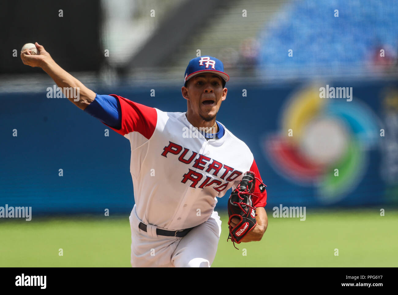 Jose berrios hi-res stock photography and images - Alamy