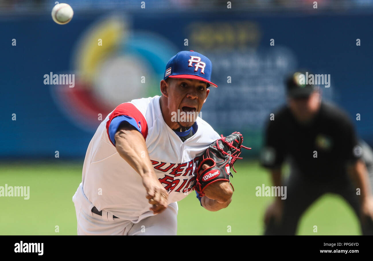 Jose Berrios pitcher inicial de Puerto Rico hace lanzamientos en el primer inning, durante el partido entre Italia vs Puerto Rico, World Baseball Clas Stock Photo