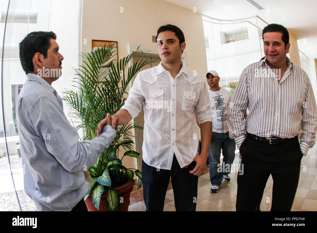 Julii Cesar Chavez jr ,Boxing acompañado del politico Epifanio Salido en el aeropuerto de Hermosillo, Sonora, Mexico. Stock Photo