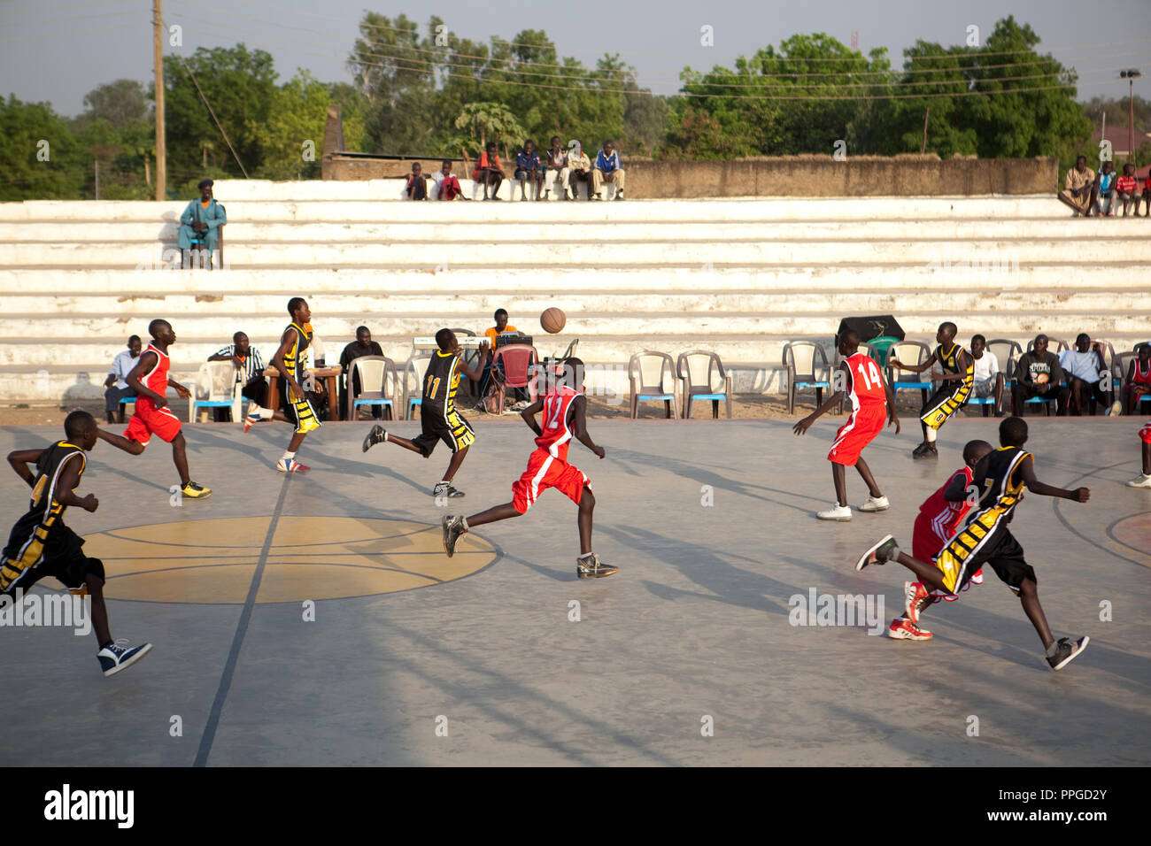 January 7, 2011 - Juba, Sudan - Southern Sudanese basketball players compete in a local match in Juba basketball stadium in Nimra Talata, two days before the start of a landmark vote on independence after five decades of conflict between south and north of Sudan. If there is one thing south Sudan is famous for in the outside world, it is the super lofty stars with which it has studded the NBA and now, as nationhood beckons, it is basketball that it is looking to make a name in international sports. Photo credit: Benedicte Desrus Stock Photo