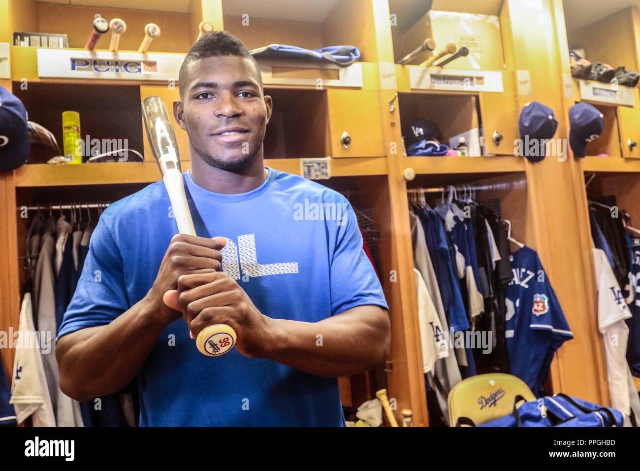 Yasiel Puig Autographed Los Angeles Dodgers Jersey W/PROOF, Picture of  Yasiel Signing For Us, Los Angeles Dodgers, Top Prospect, Cuba National  Team at 's Sports Collectibles Store