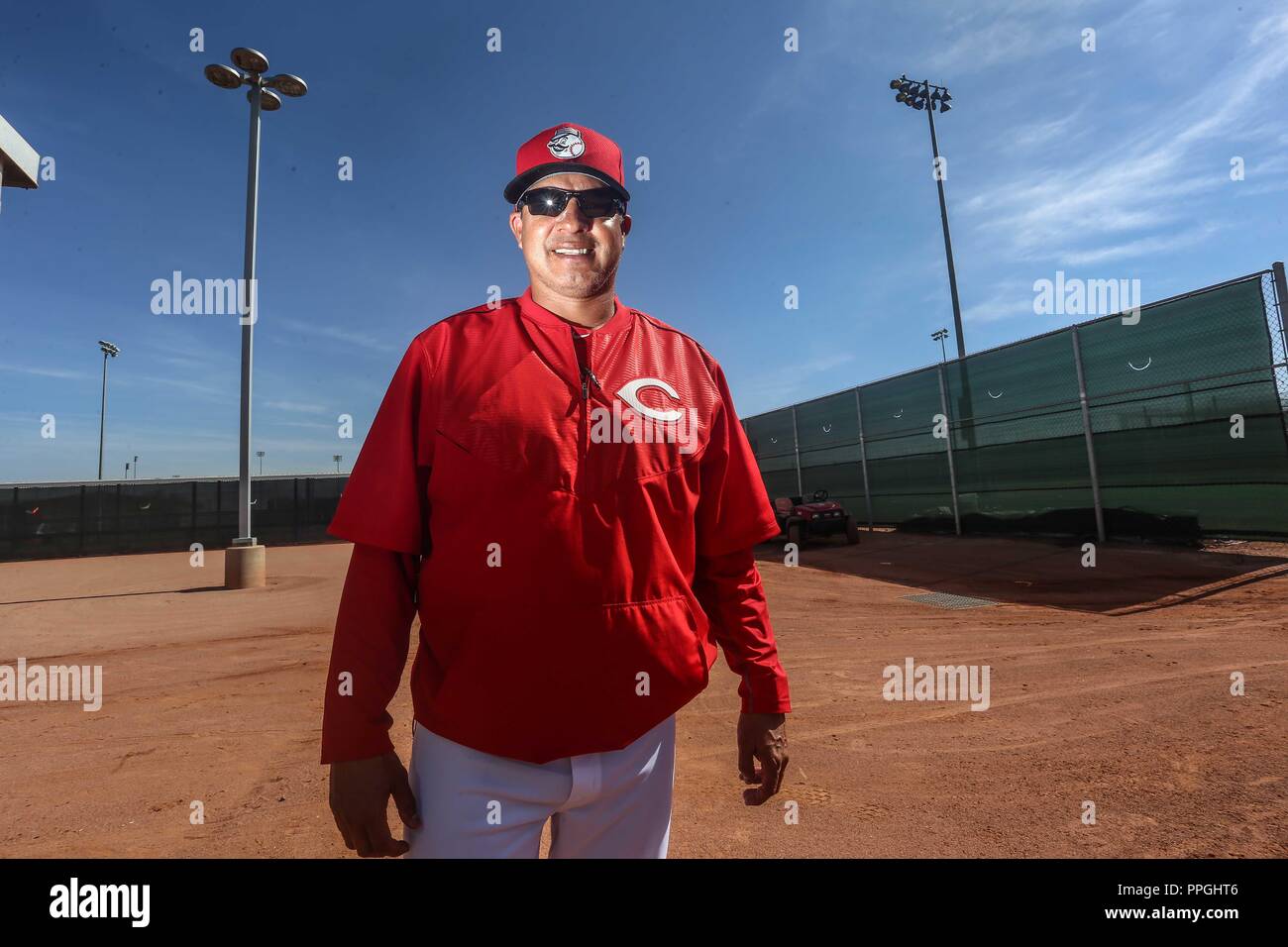 cincinnati reds los rojos jersey