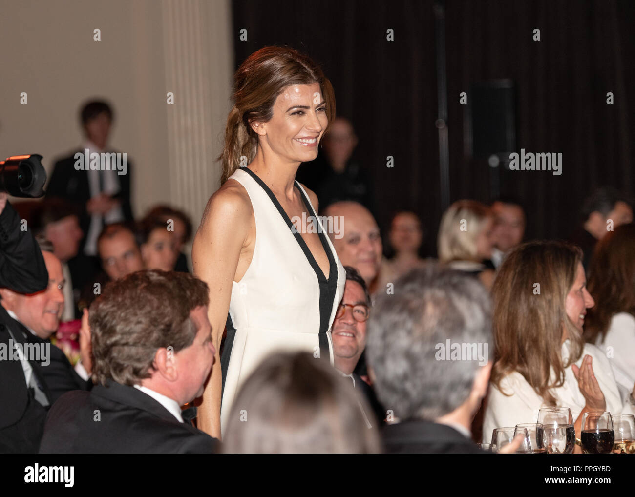 New York, USA, 24 September 2018.  Argentine First Lady Juliana Awada acknowledges applause at the  Gala dinner where her husband President Mauricio Macri received the Atlantic Council's Global Citizen Award,  at Cipriani Wall Street in New York City.  Photo by Enrique Shore Credit: Enrique Shore/Alamy Live News Stock Photo