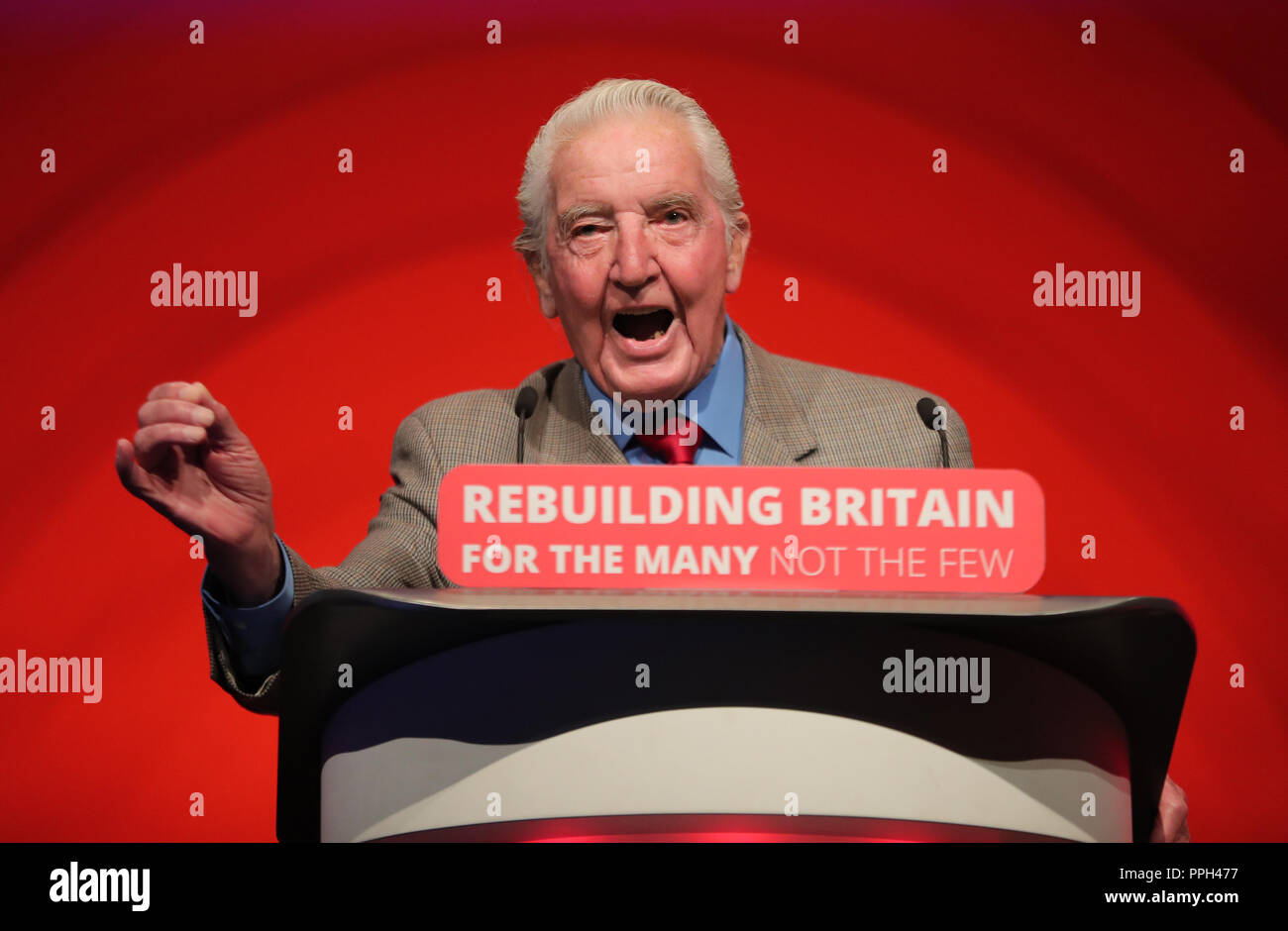 DENNIS SKINNER MP  LABOUR PARTY  LABOUR PARTY CONFERENCE 2018  THE LIVERPOOL ECHO ARENA, LIVERPOOL, , ENGLAND  26 September 2018  DIE18345     ADDRESSES THE LABOUR PARTY CONFERENCE 2018 AT THE LIVERPOOL ECHO ARENA, LIVERPOOL, ENGLAND Stock Photo