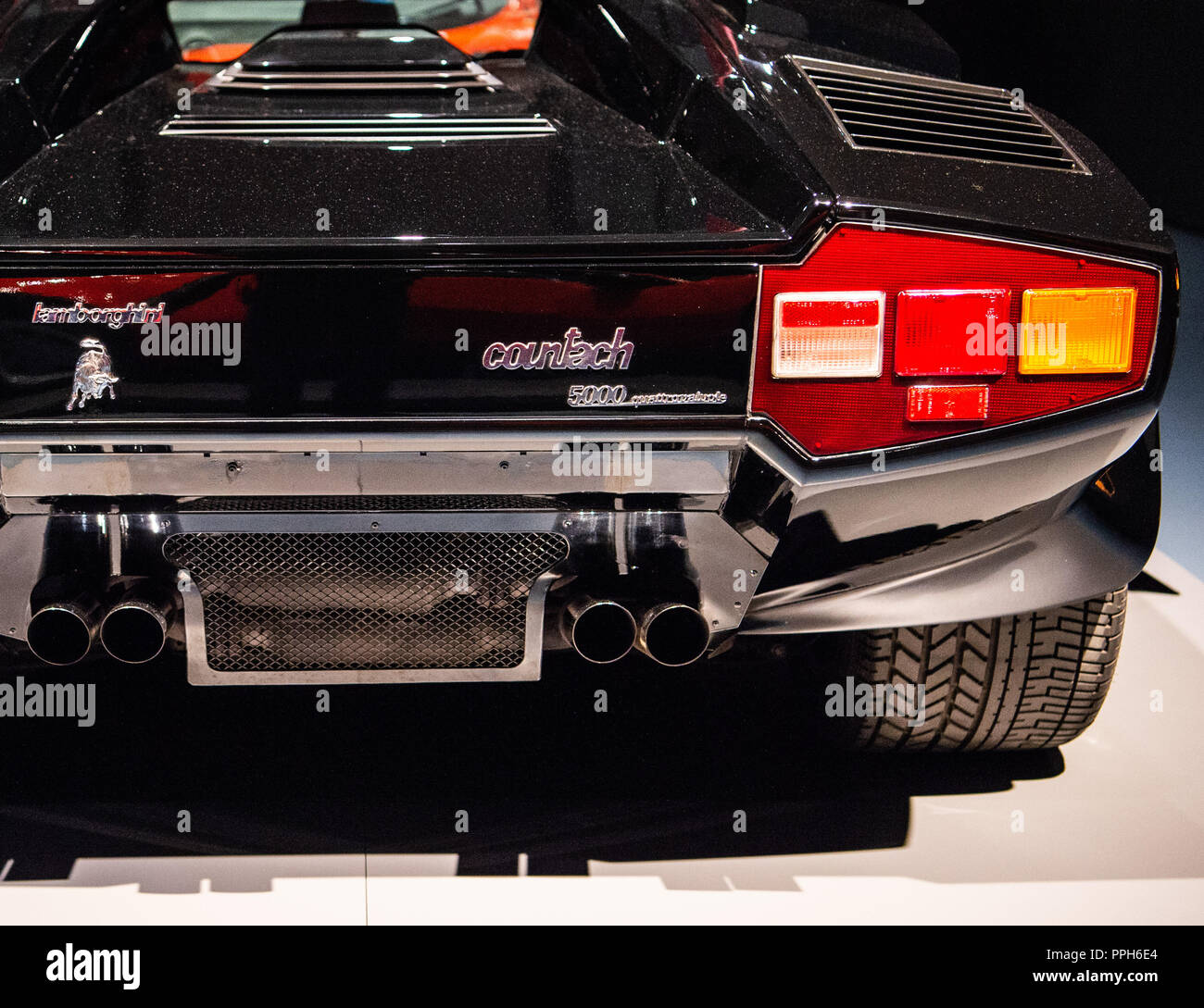 25 September 2018, North Rhine-Westphalia, Duesseldorf: A Lamborghini Countach 5000 QV is in the exhibition 'PS: I love you' in the Museum Kunstpalast. In the exhibition about 30 sports cars of the 1950s to 1970s can be seen from 27.09.2018 to 10.02.2019. Photo: Christophe Gateau/dpa Stock Photo