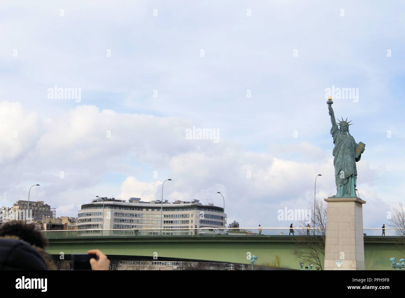 The small statue of liberty in Paris Stock Photo Alamy
