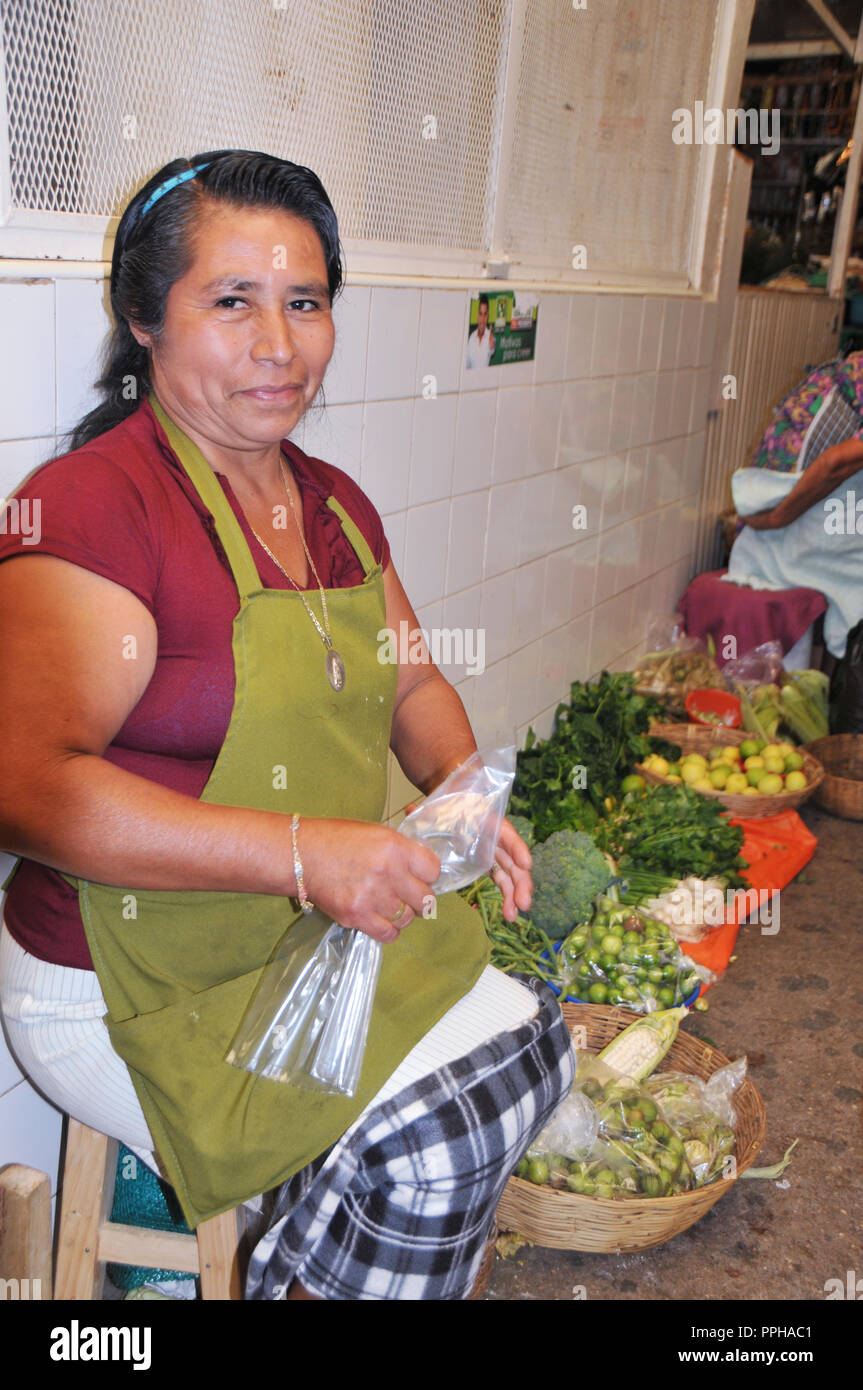 Indegenious of mexico hi-res stock photography and images - Alamy