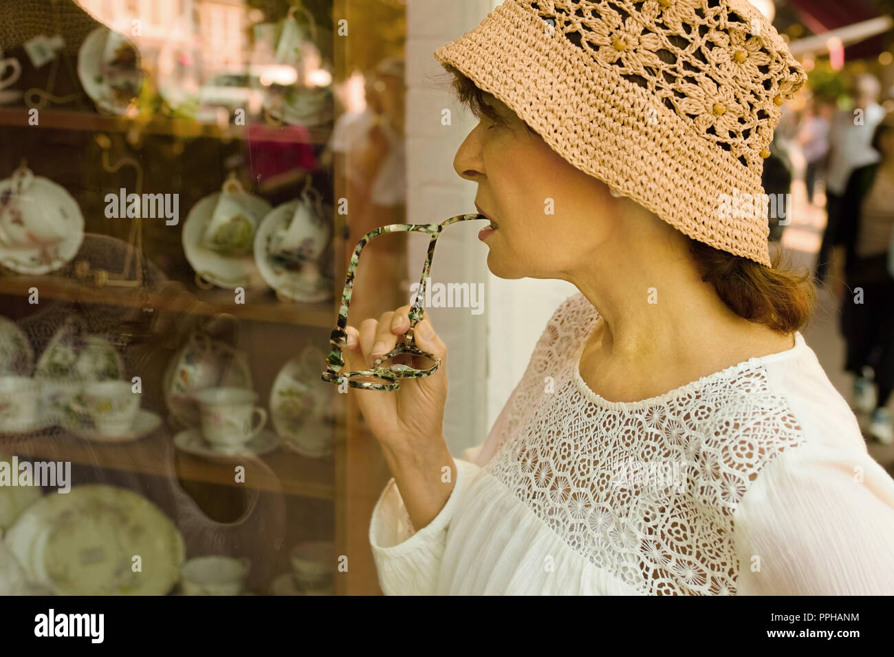 Travel planning mature woman hi-res stock photography and images - Alamy