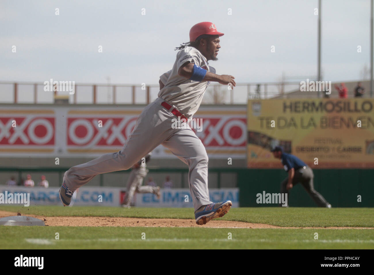 Hanley Ramirez corriendo las bases durante la Serie del Caribe 2013 de