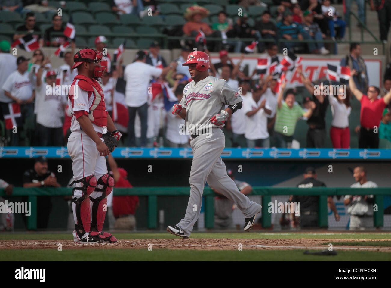Luis Jimenez(PuertoRico) durante la Serie del Caribe 2013 de Beisbol