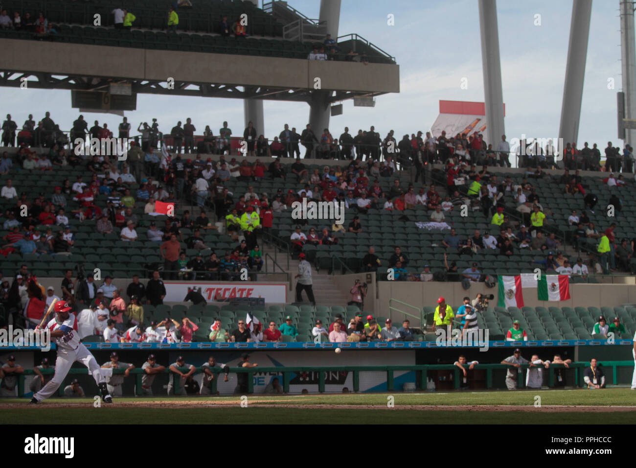 Andy Gonzalez (PuertoRico) durante la Serie del Caribe 2013 de Beisbol