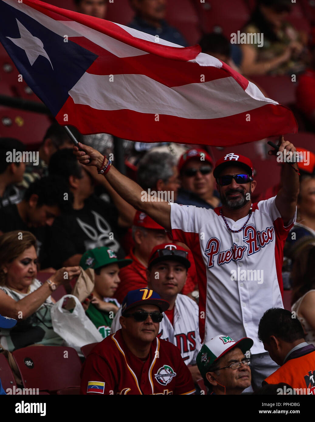 Aficion de Puerto Rico , durante el partido de beisbol de la Serie del Caribe entre Republica Dominicana vs Puerto Rico en el Nuevo Estadio de los To Stock Photo