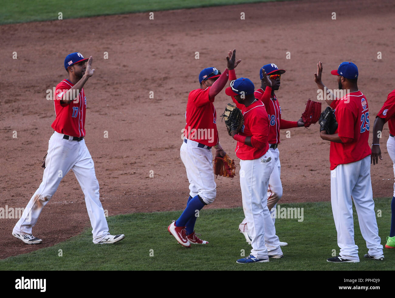 Puerto Rico gana 10 carreras por dos de Dominicana , durante el partido